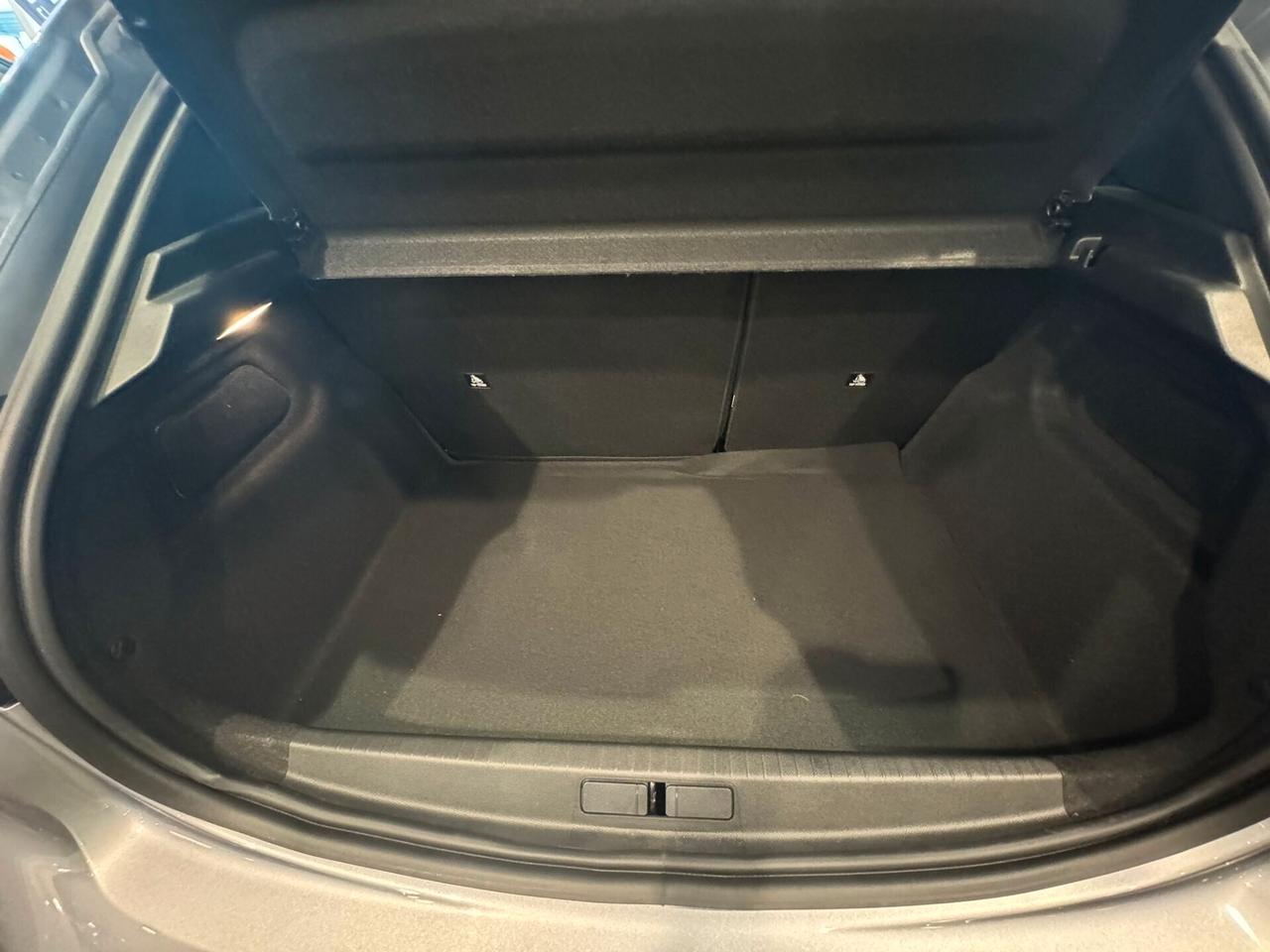 Peugeot 208 Hybrid 110 e-DCS6 Style