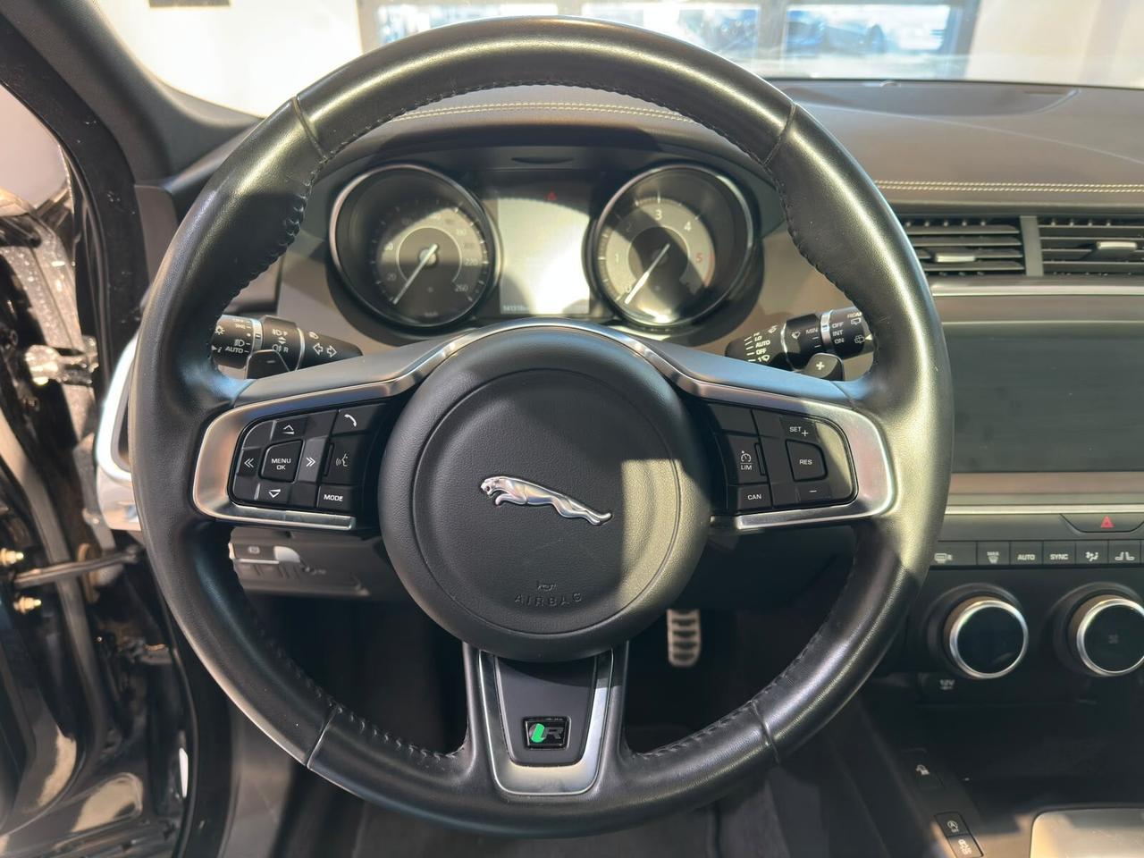 Jaguar E-Pace 2.0D 150 CV AWD aut. R-Dynamic S