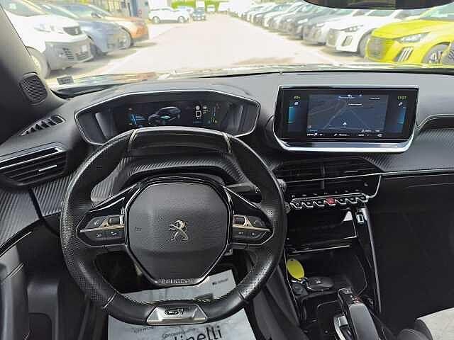 Peugeot 2008 motore elettrico 136 CV GT