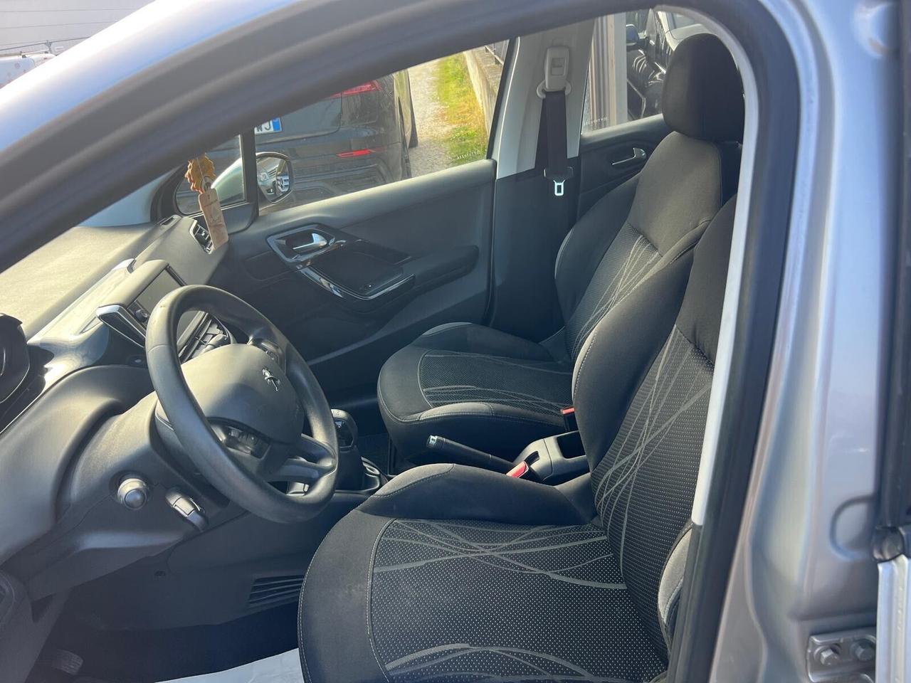 Peugeot 208 PureTech 82 5 porte Allure gpl garantita 12 mesi