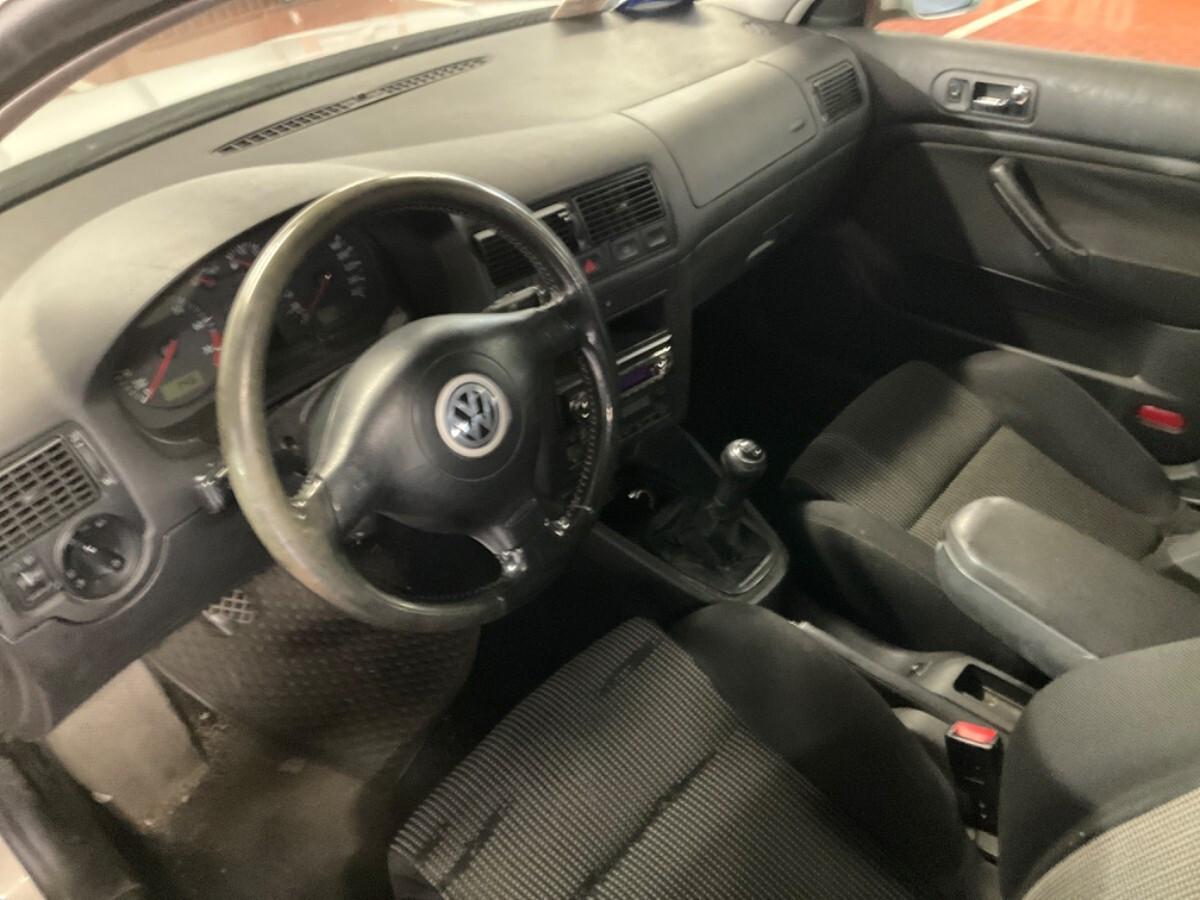 Volkswagen Golf 1.6 cat 5 porte Comfortline