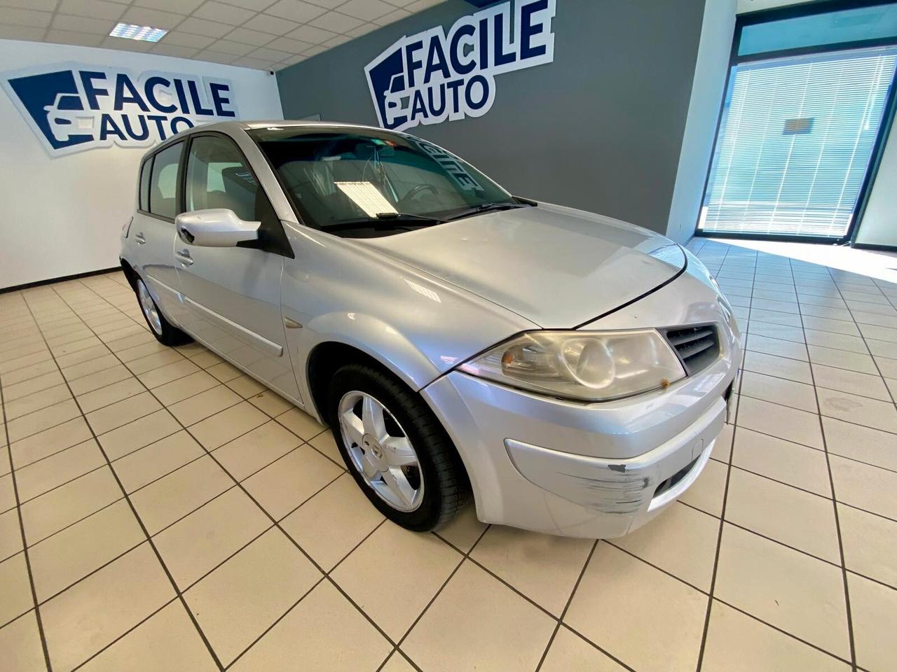 Renault Megane Mégane 1.5 dCi/105CV Grandtour Serie Speciale