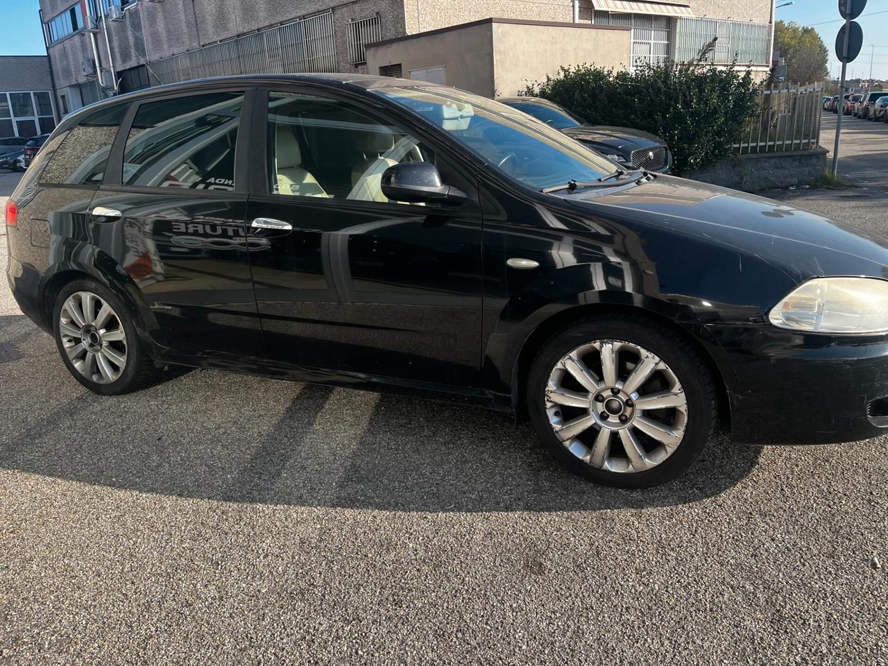 Fiat Croma 1.9 Multijet Emotion