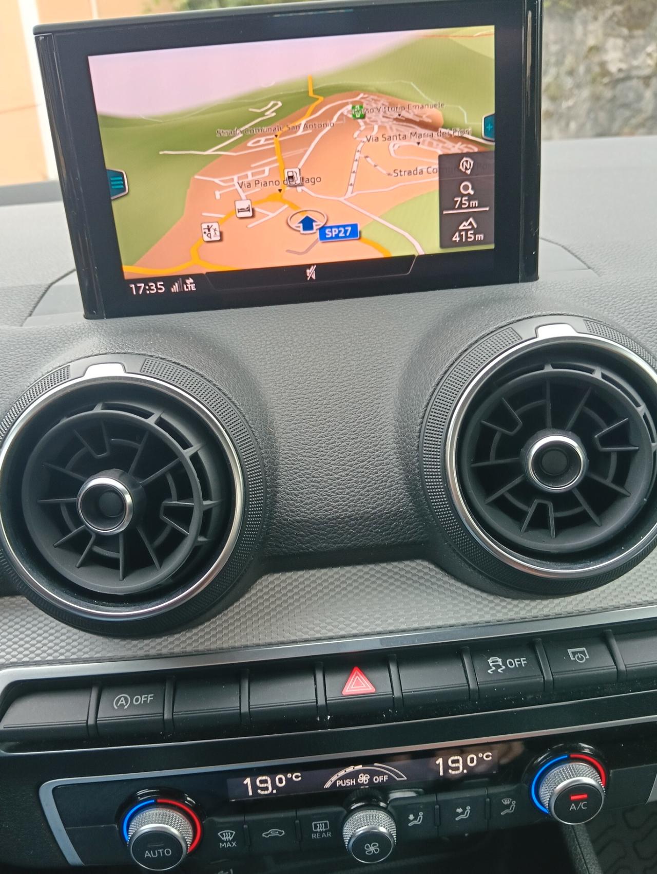 Audi Q2 30 TDI Business Design