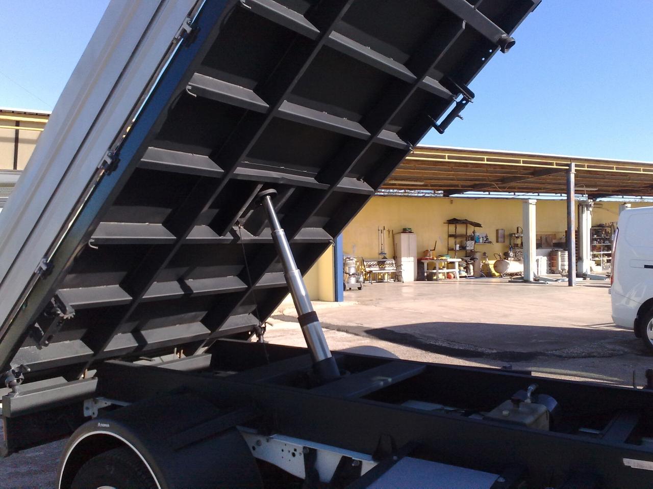 Ford Transit 2.2tdci RIBALTABILE TRILATERALE - 2015