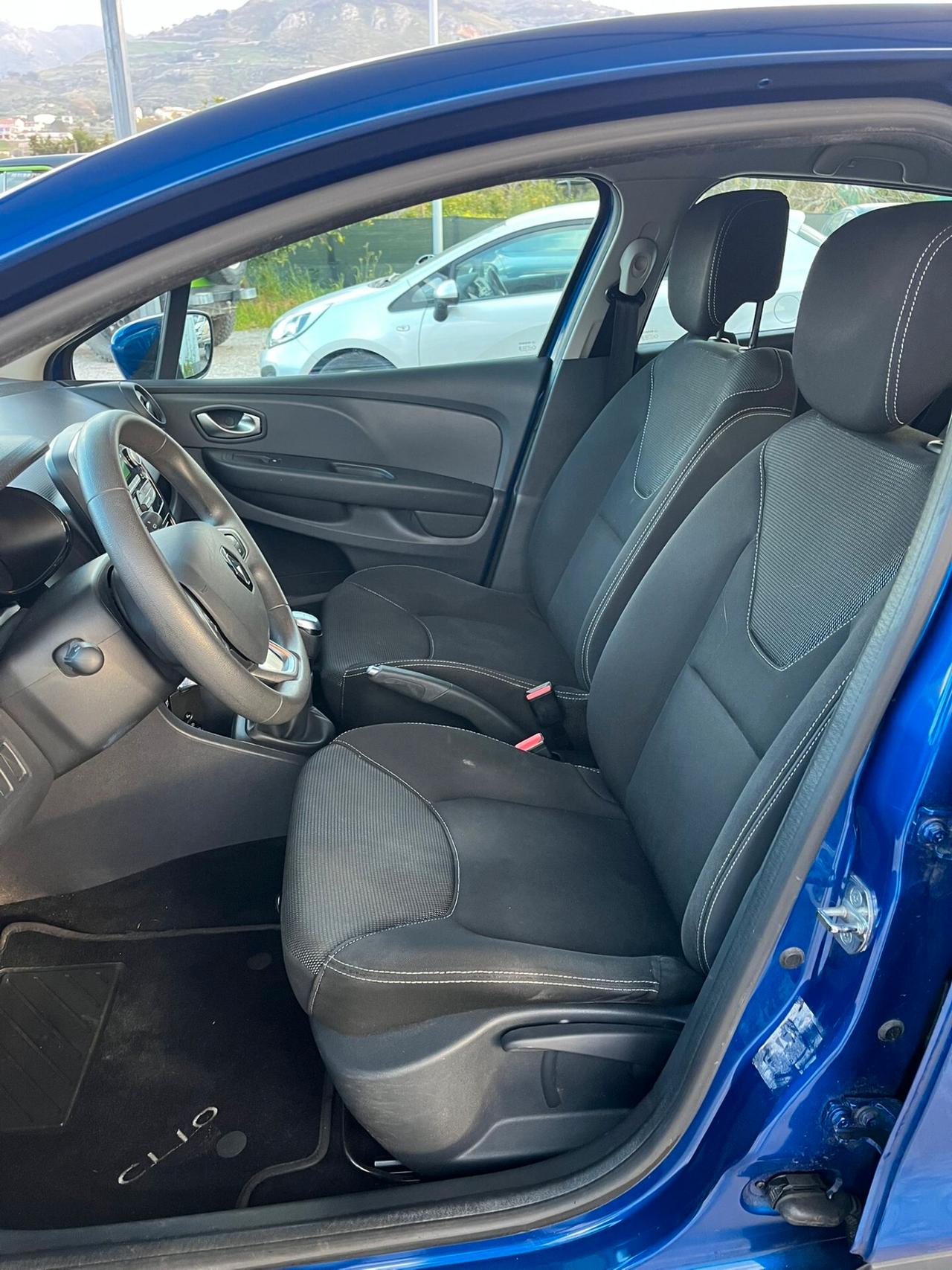 Renault Clio 1.2 75 CV 5 porte Duel