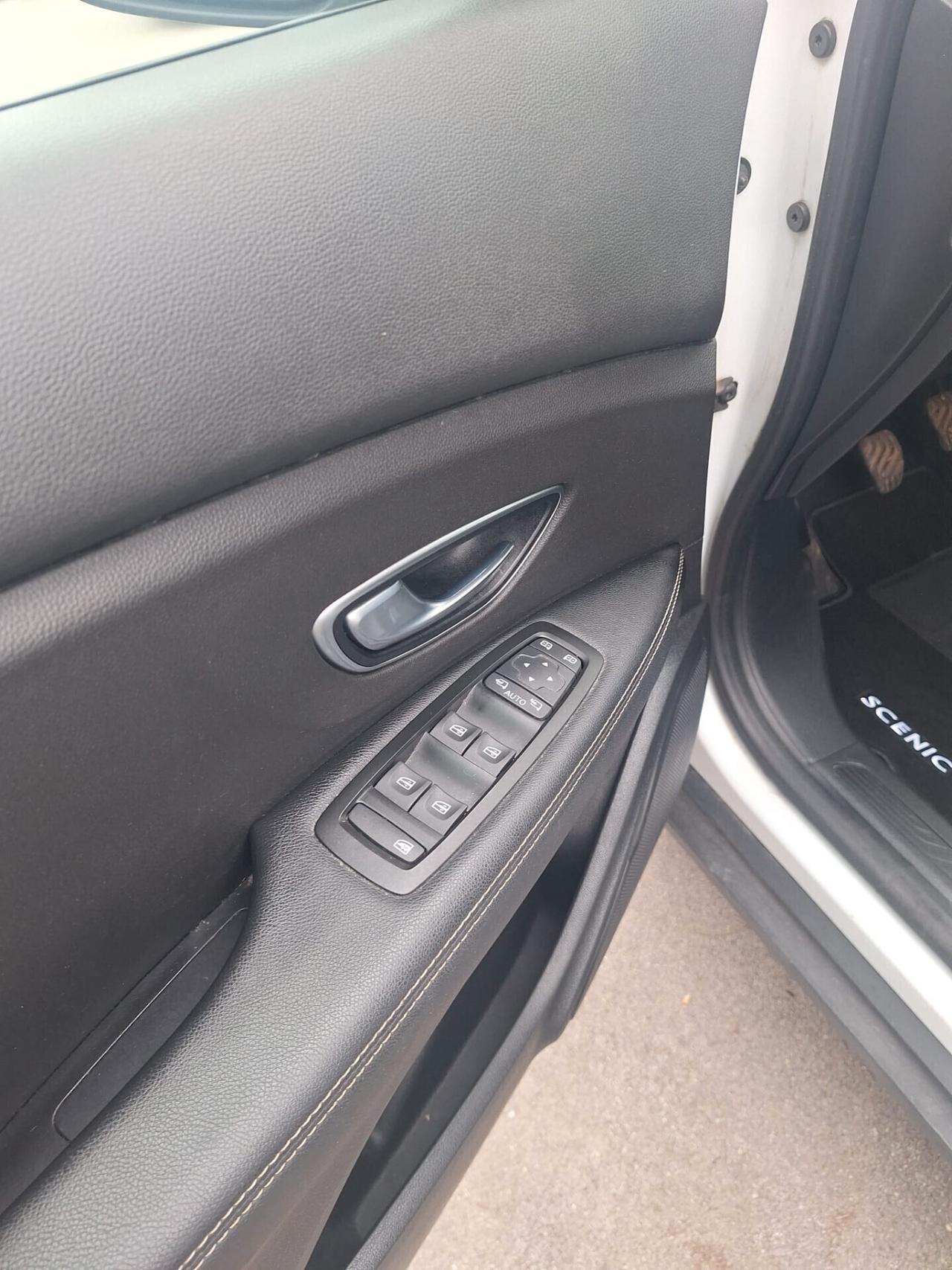 Renault Scenic 1.7 Blue dCi 120 CV Intens