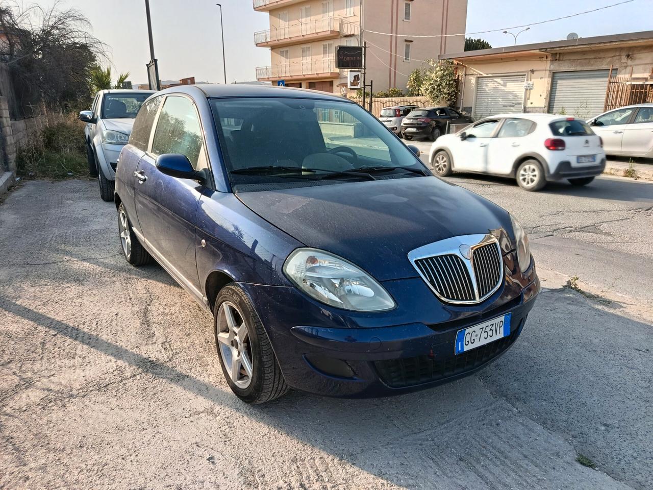 Lancia Ypsilon 1.3 MJT 75 CV Argento
