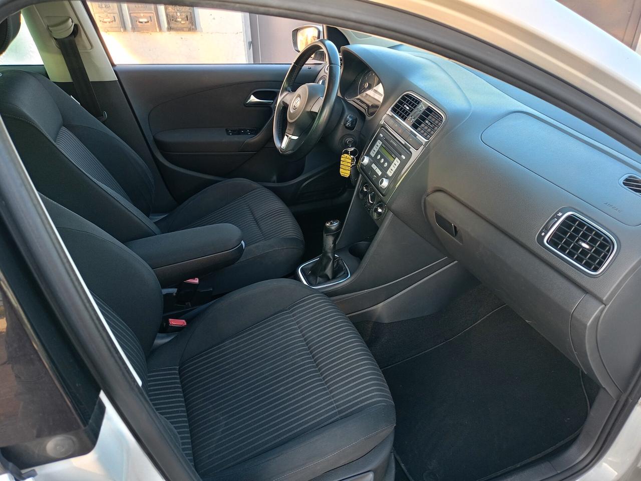 VW POLO GPL UNICO PROPRIETARIO