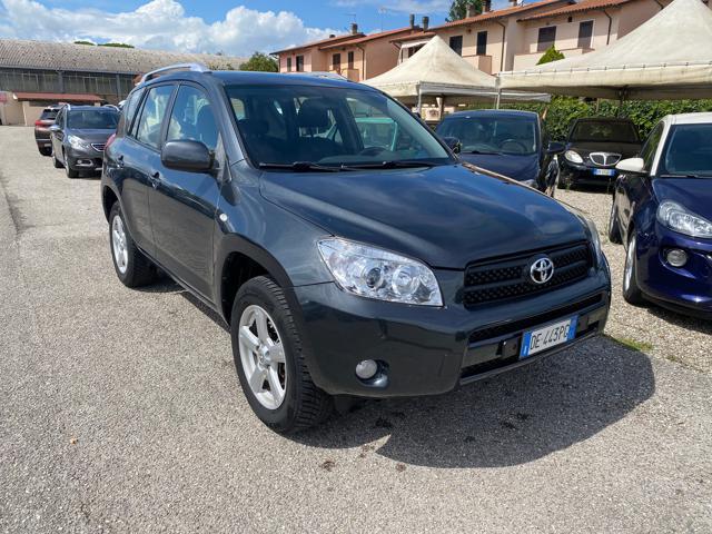TOYOTA RAV 4 2.2 D-4D 136 CV DPF Sol