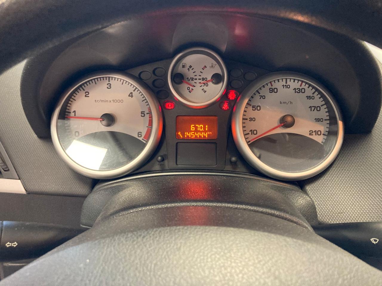 Peugeot 207 1.6 8V HDi 93CV SW X Line