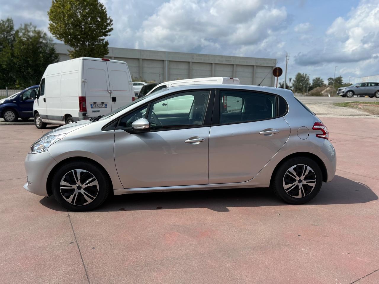 Peugeot 208 1.4 HDi 68 CV 5 porte Access