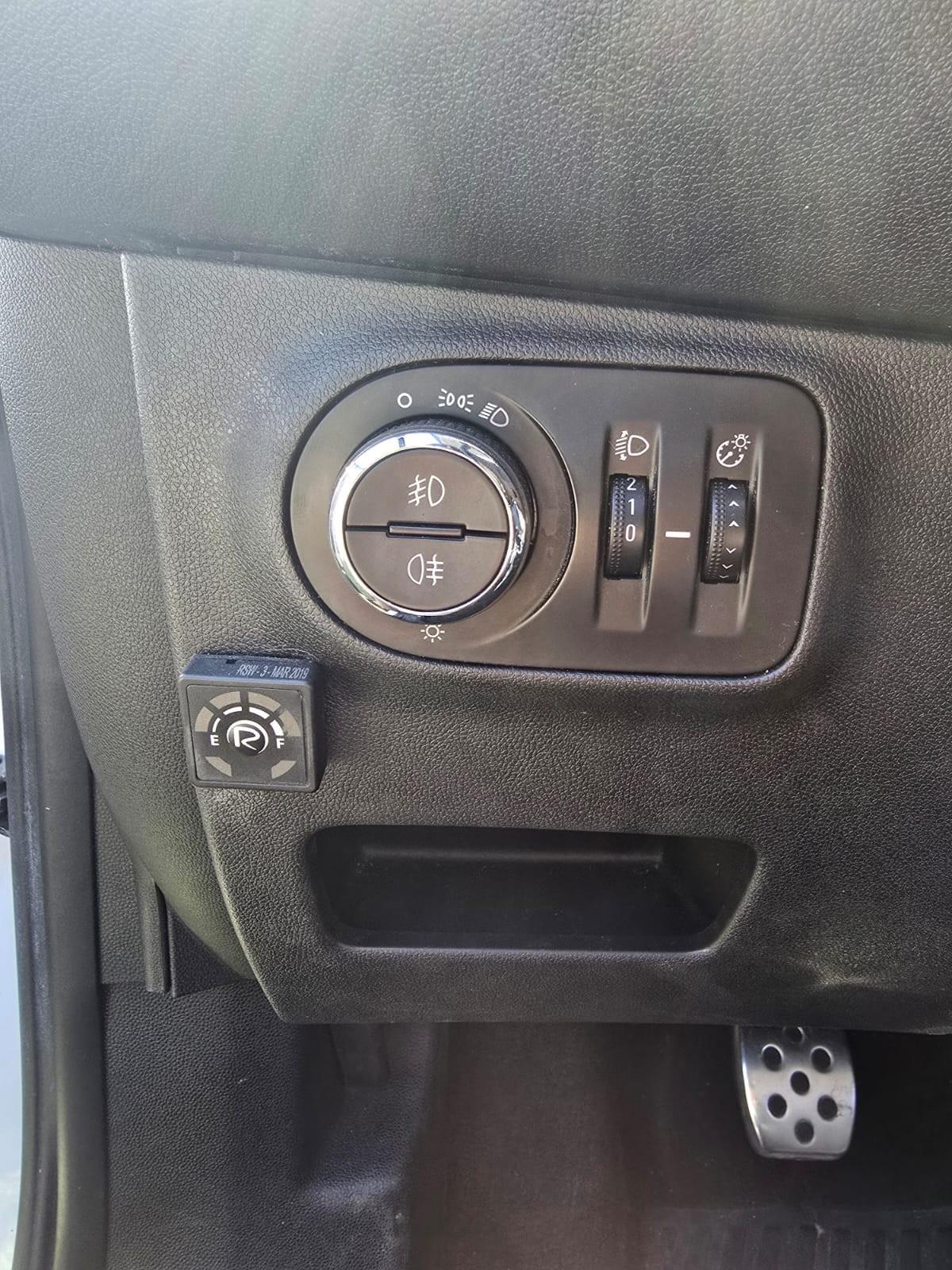 Opel Corsa 1.2 5 porte b-Color