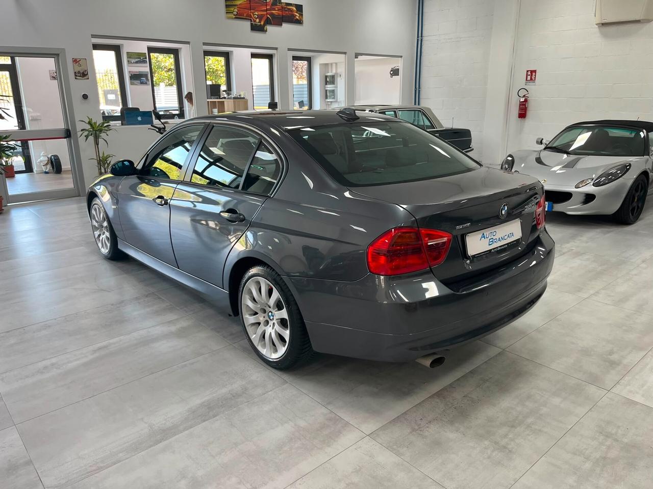 BMW 320 i Futura Berlina