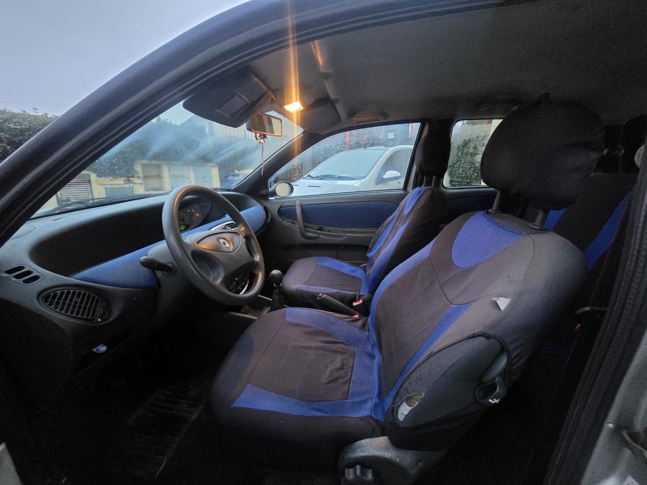 Lancia Y 1.2i 16V cat LS