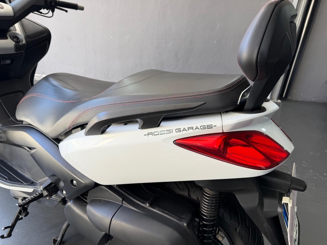 YAMAHA X-MAX 250