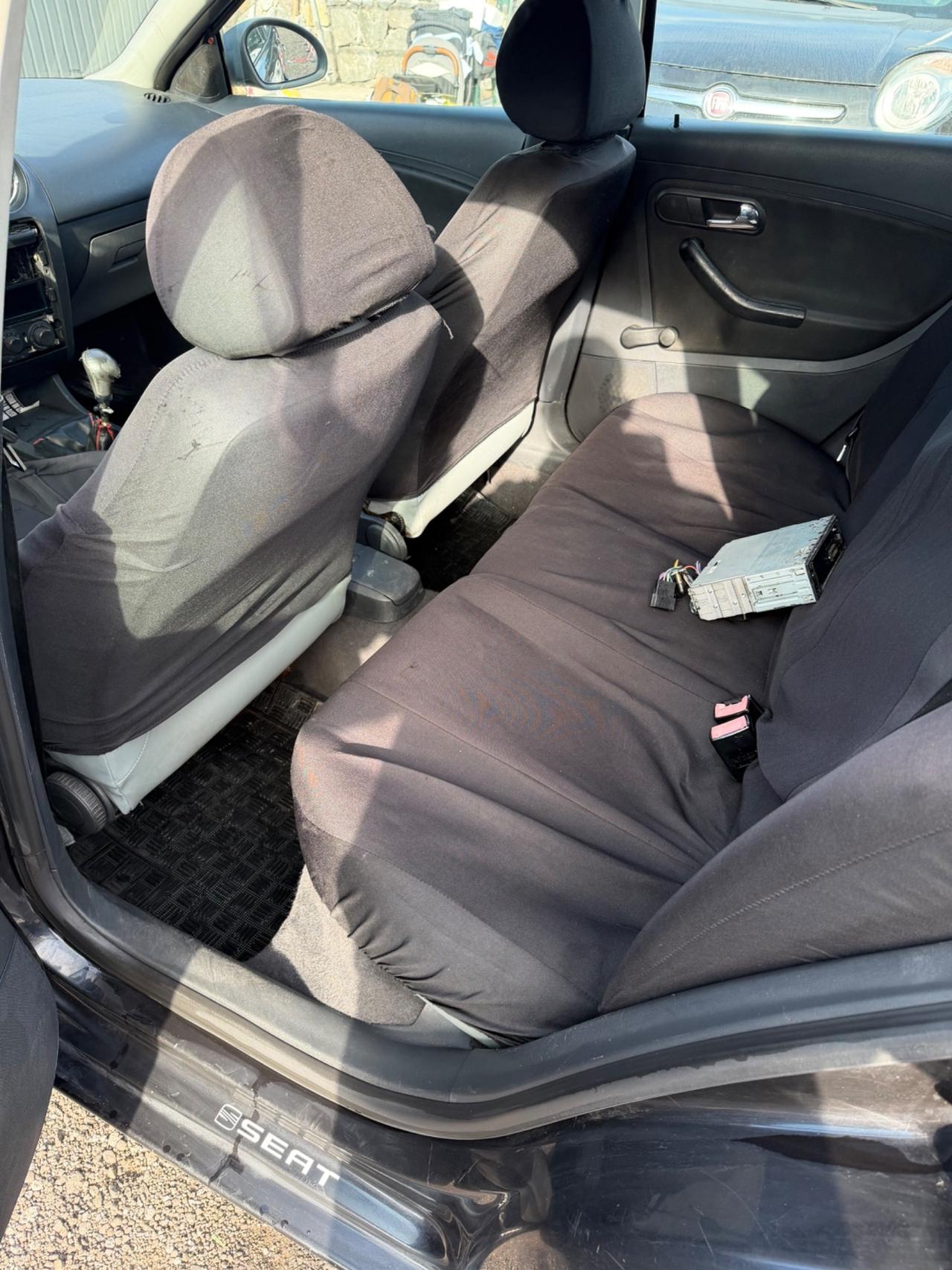 Seat Ibiza 1.4 TDI 5 porte Stella problemi leva cambio