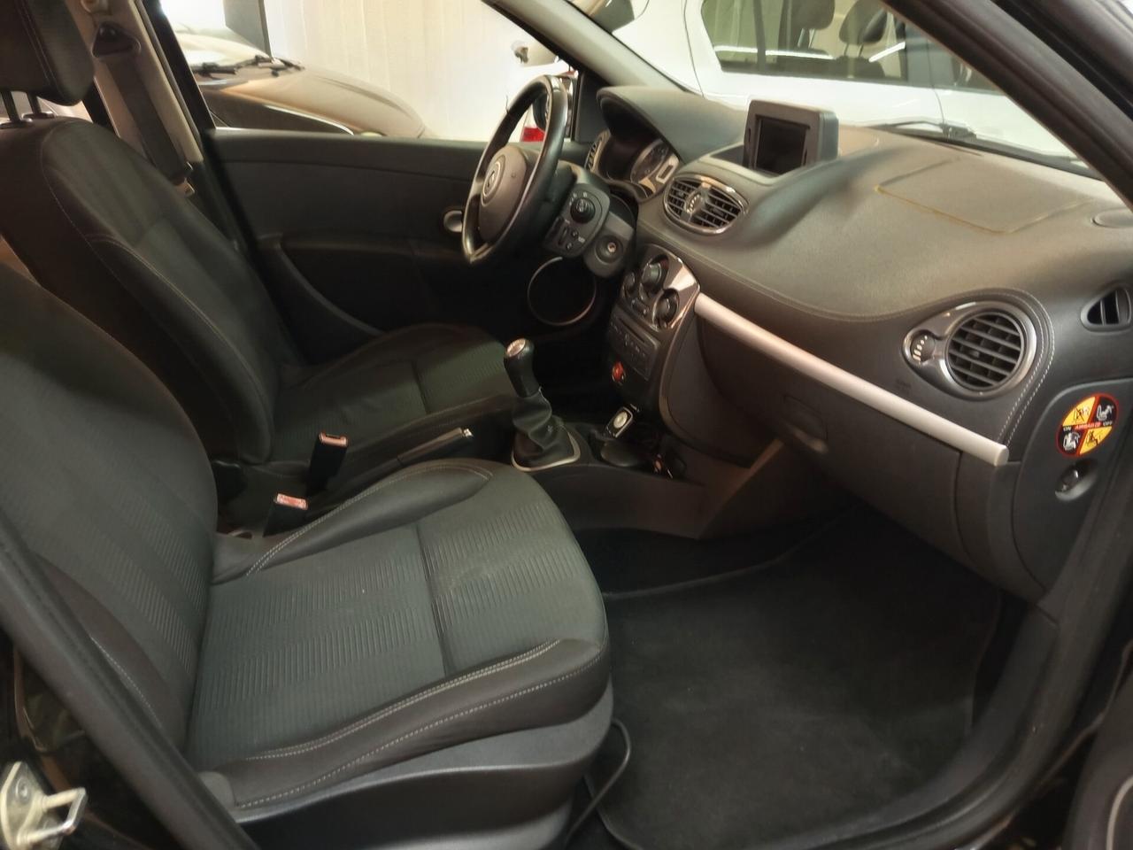 Renault Clio 1.2 16V 5 porte Luxe, 144 Mila chilometri ok neopatentati