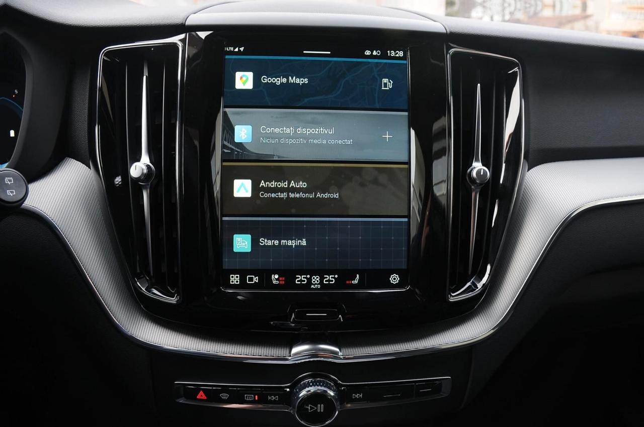 Volvo XC 60 XC60 B4 (d) AWD automatico Plus Dark