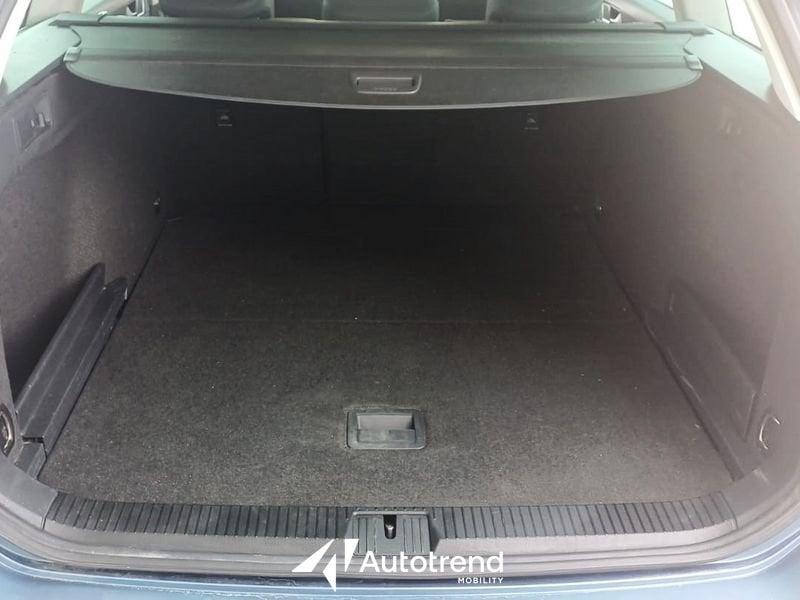 Volkswagen Passat Variant 2.0 TDI 190 CV Automatica DSG Highline R-Line Pack BMT