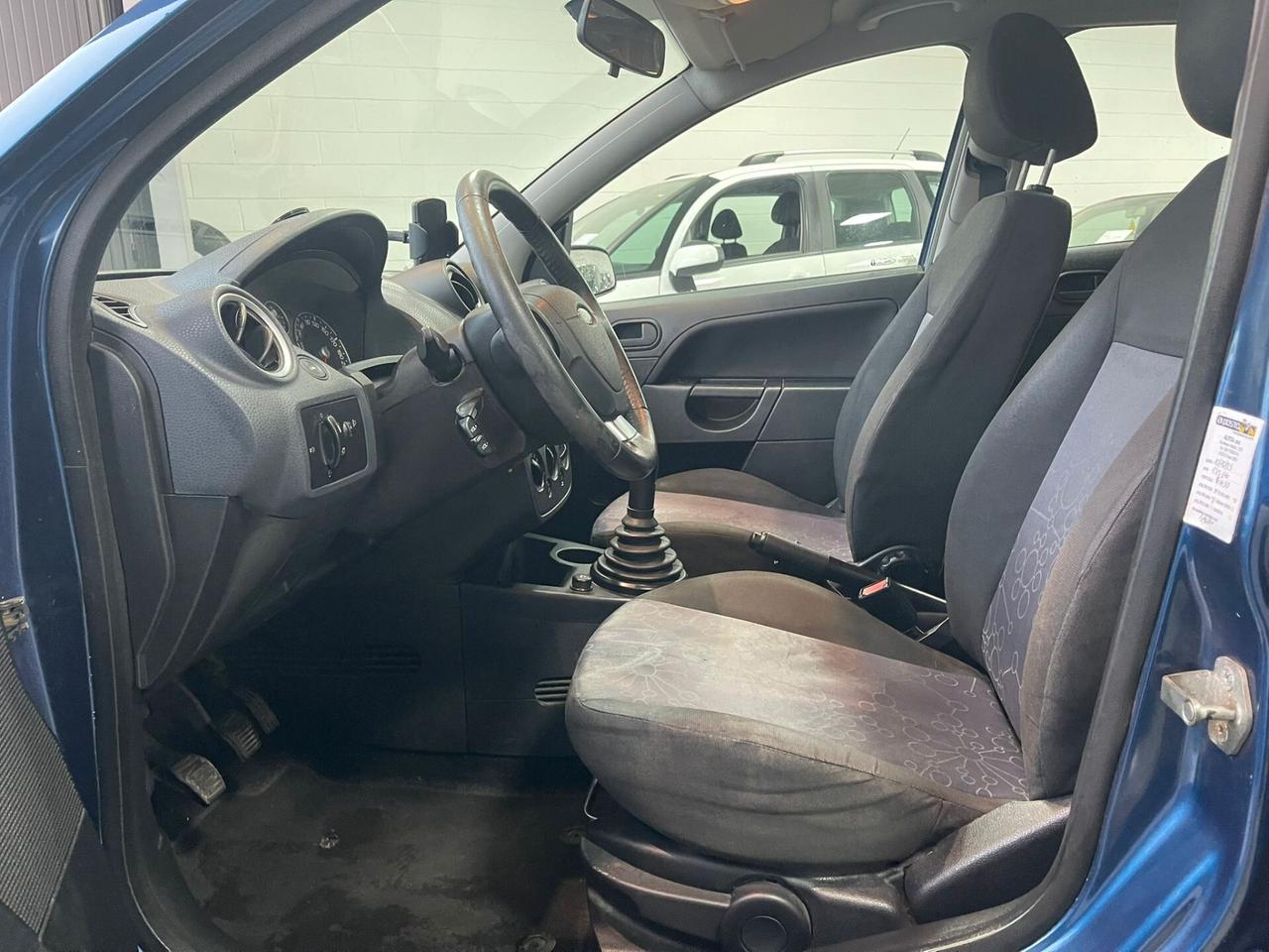 Ford Fiesta 1.4 16V 5p. Ghia