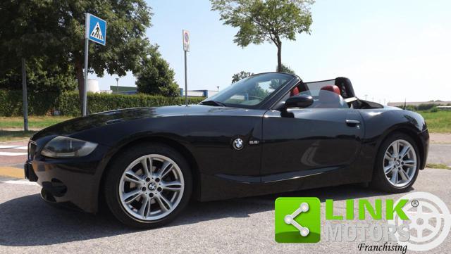 BMW Z4 ( E85 ) 2.2i roadster con interni in pelle rossa