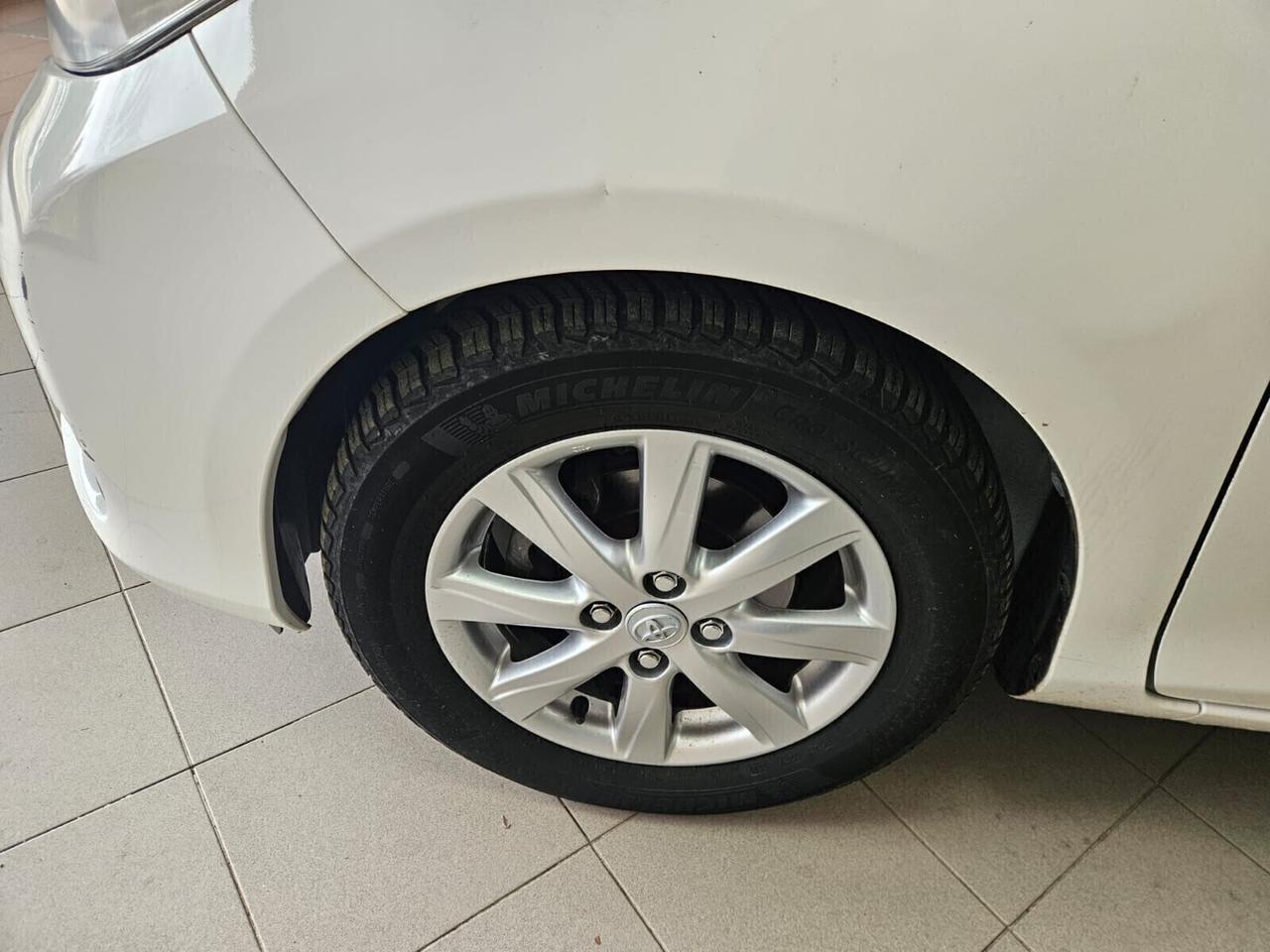 Toyota Yaris 1.4 D-4D 5 porte Lounge