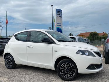 Lancia Ypsilon 1.0 FireFly 5 porte S&S Hybrid Platino
