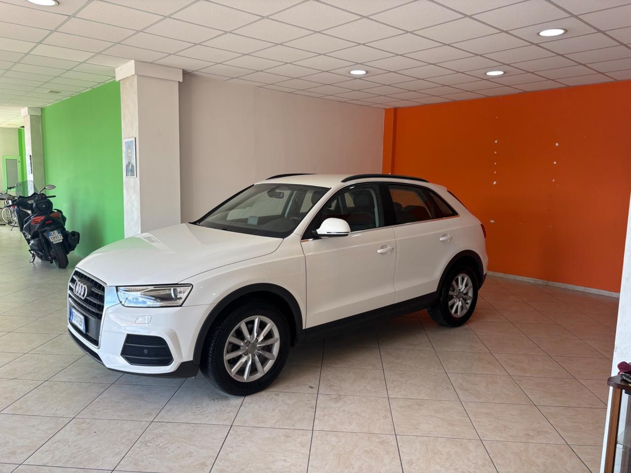 Audi Q3 2.0 TDI 120 CV Sport xeno navi automatica