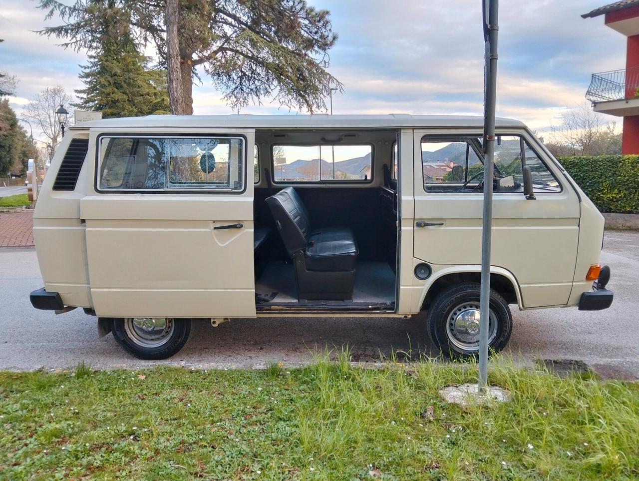 Volkswagen Caravelle