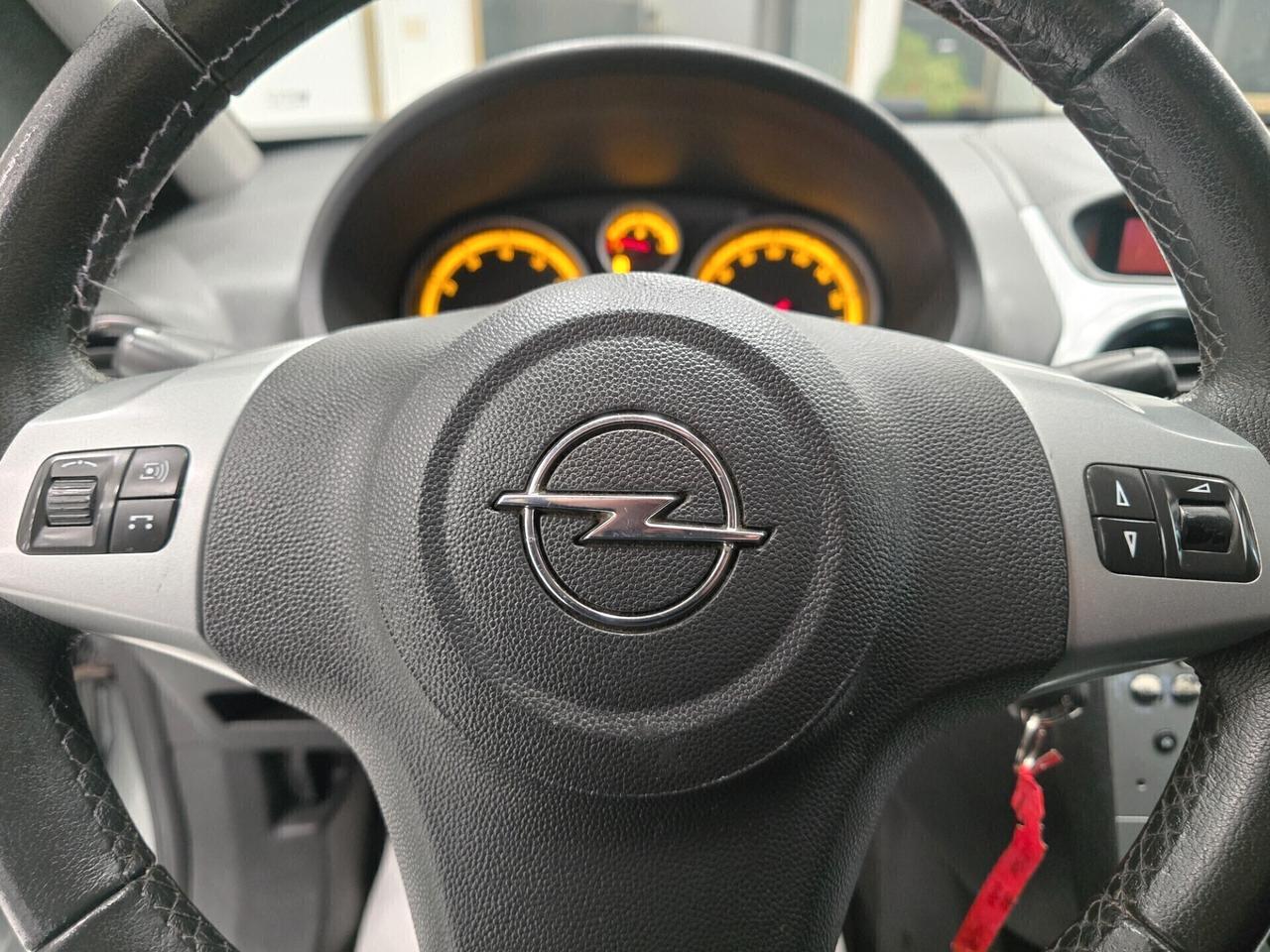 Opel Corsa 1.2 5 porte Elective 85cv NEOPATENTATI