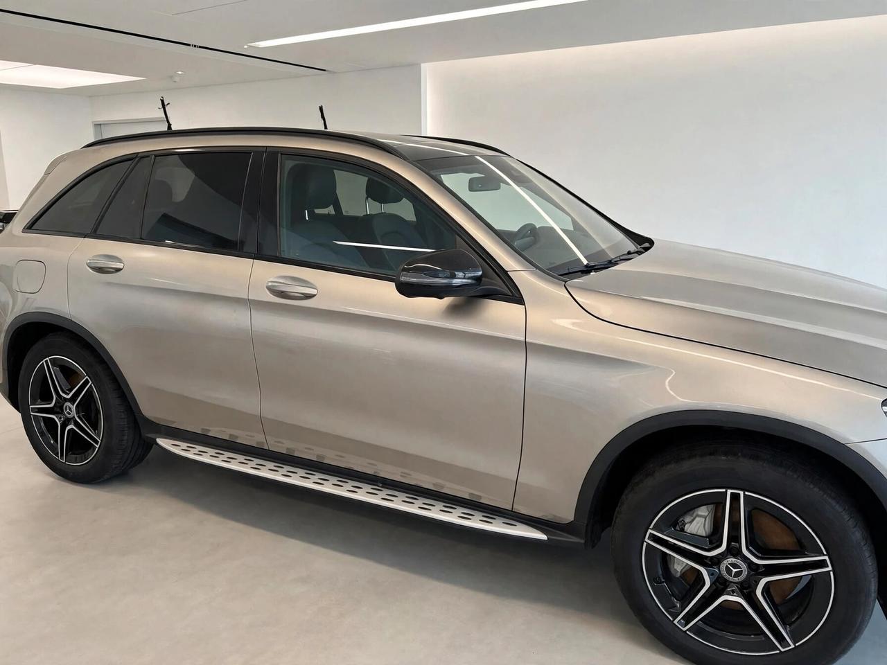 MERCEDES GLC 300 D 2.0 245 CV AMG Premium Plus TETTO APRIBILE