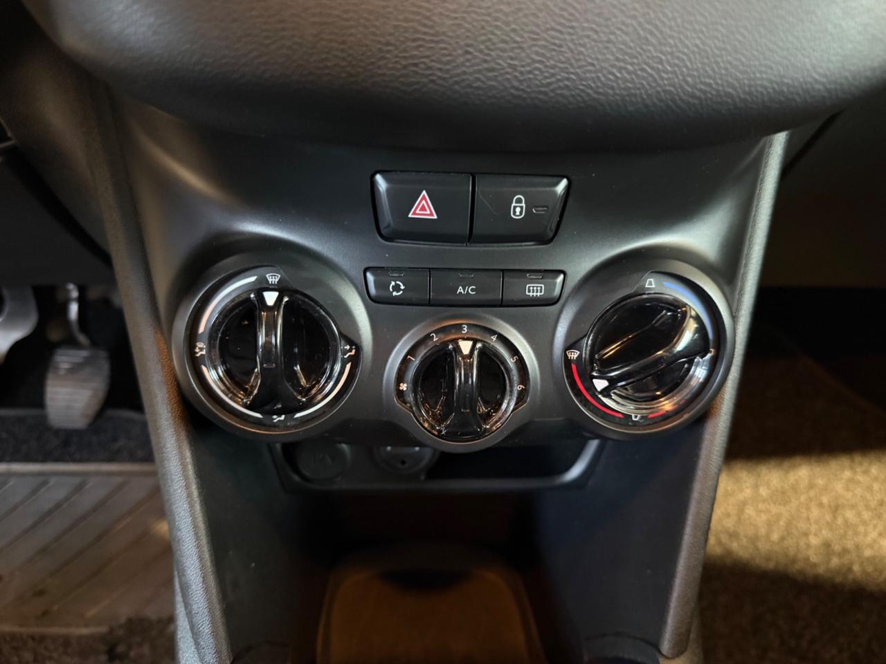 Peugeot 208 1.4 HDi 68 CV 5 porte Active UNICOPROP CINGHIA FATTA