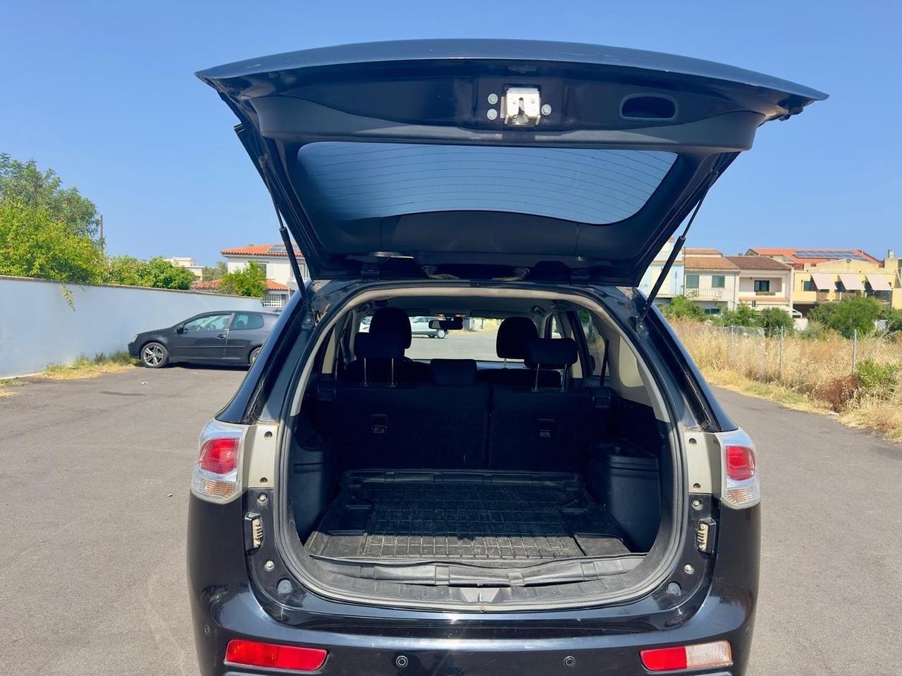 Mitsubishi Outlander 2.2 DI-D Clear Tec Intense #5766