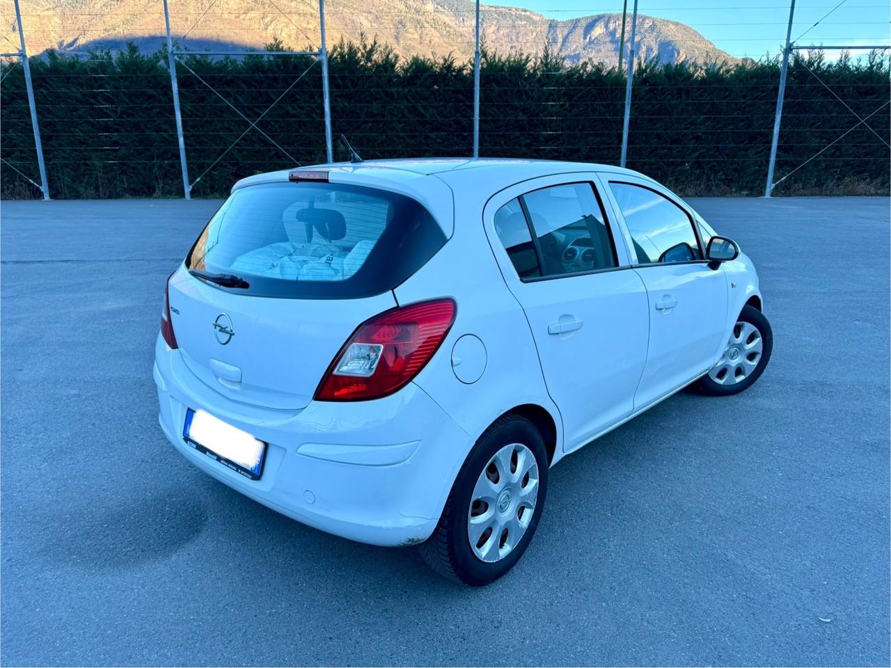 Opel Corsa 1.4 16V 5 porte Cosmo