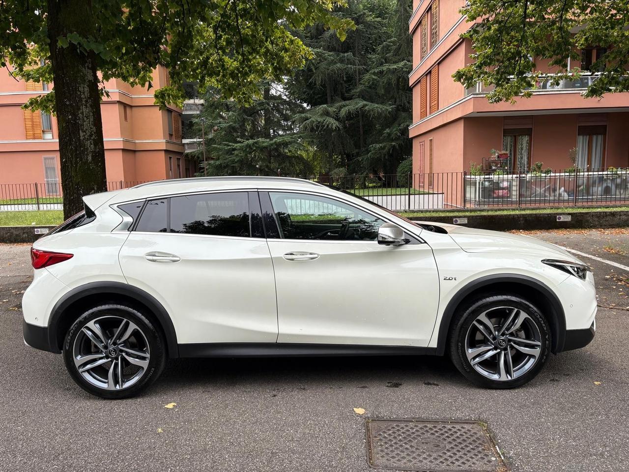 Infiniti QX30 2.0 turbo DCT AWD Luxe Tech