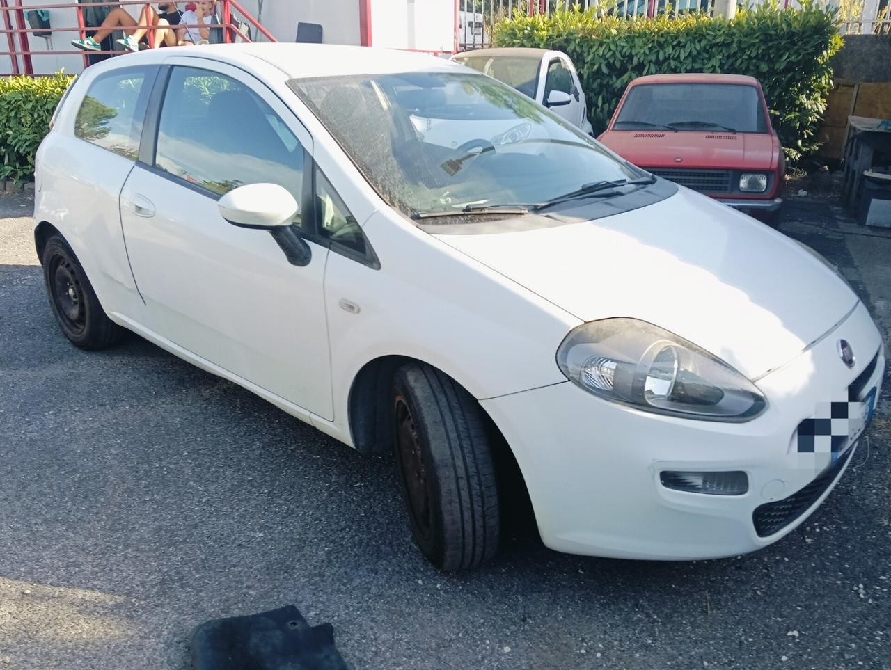 Fiat Punto 1.3 MJT II 75 CV 3/€1500