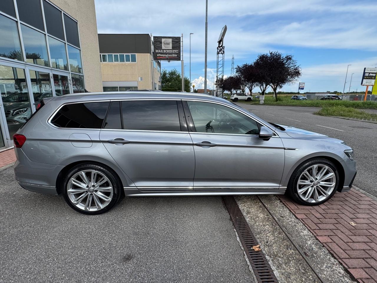 Volkswagen Passat Variant 2.0 TDI SCR EVO DSG Executive R-Line EURO6D TEMP