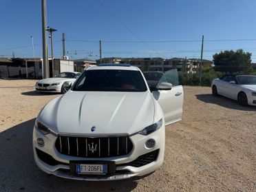 Maserati Levante AUTOCARRO 21.900€ INCLUSO PASSAGGIO