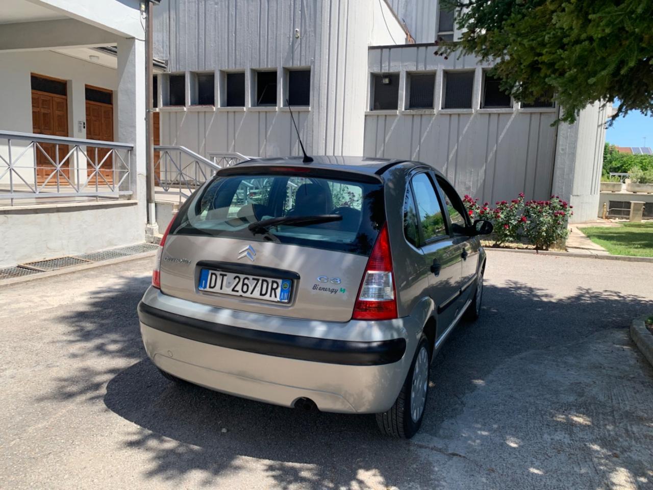 Neopatentati 1.4 5 porte metano di serie
