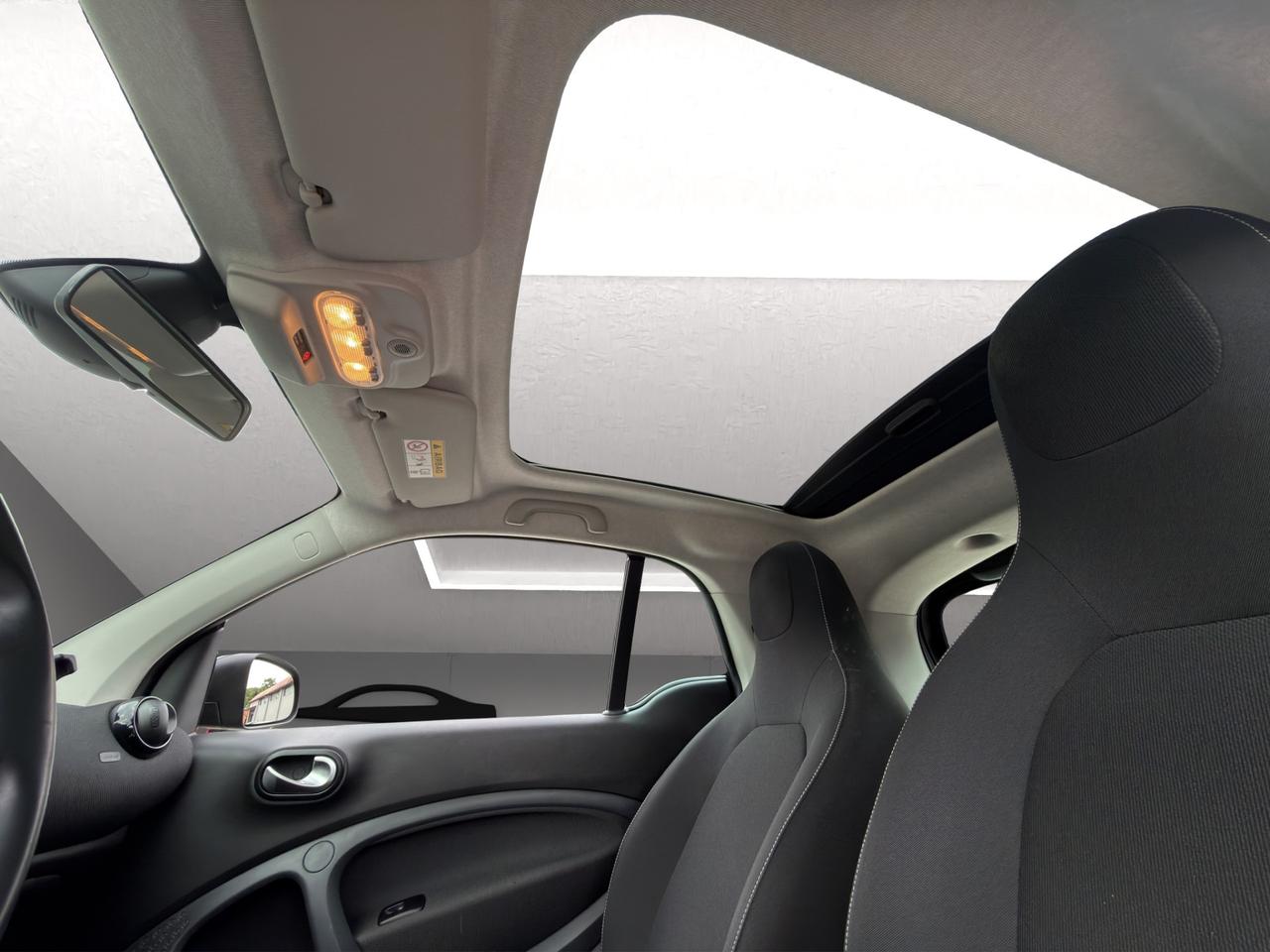 smart forTwo Allestimento BRABUS - Unipro - Promo Finanziamento - Tetto panoramico - LED