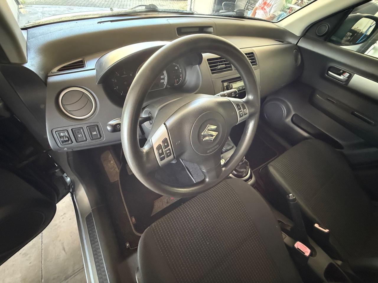 Suzuki Swift 1.3 DDiS 5p. GLX