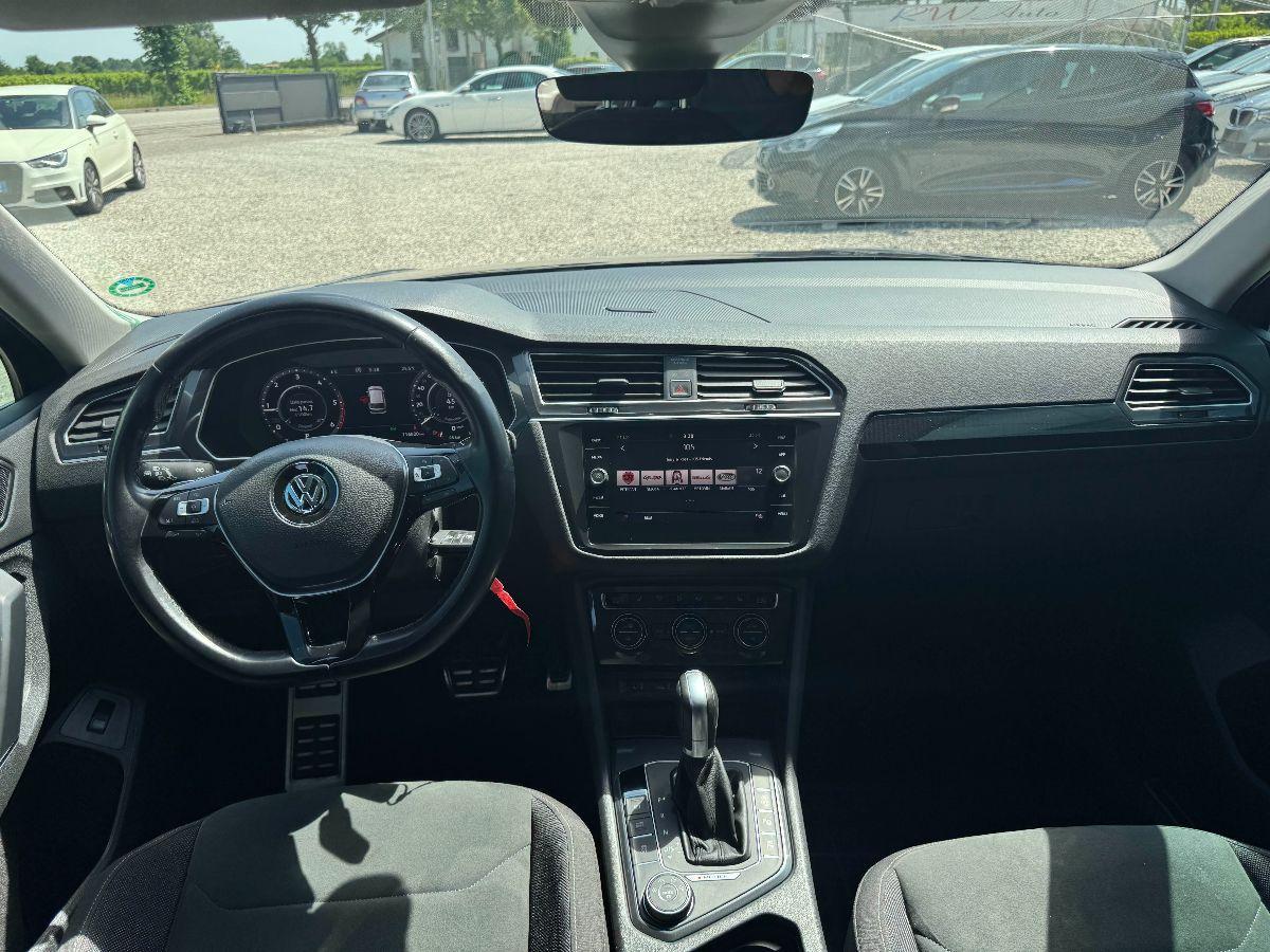 VOLKSWAGEN - Tiguan - 2.0 TDI DSG 4MOTION R-LINE