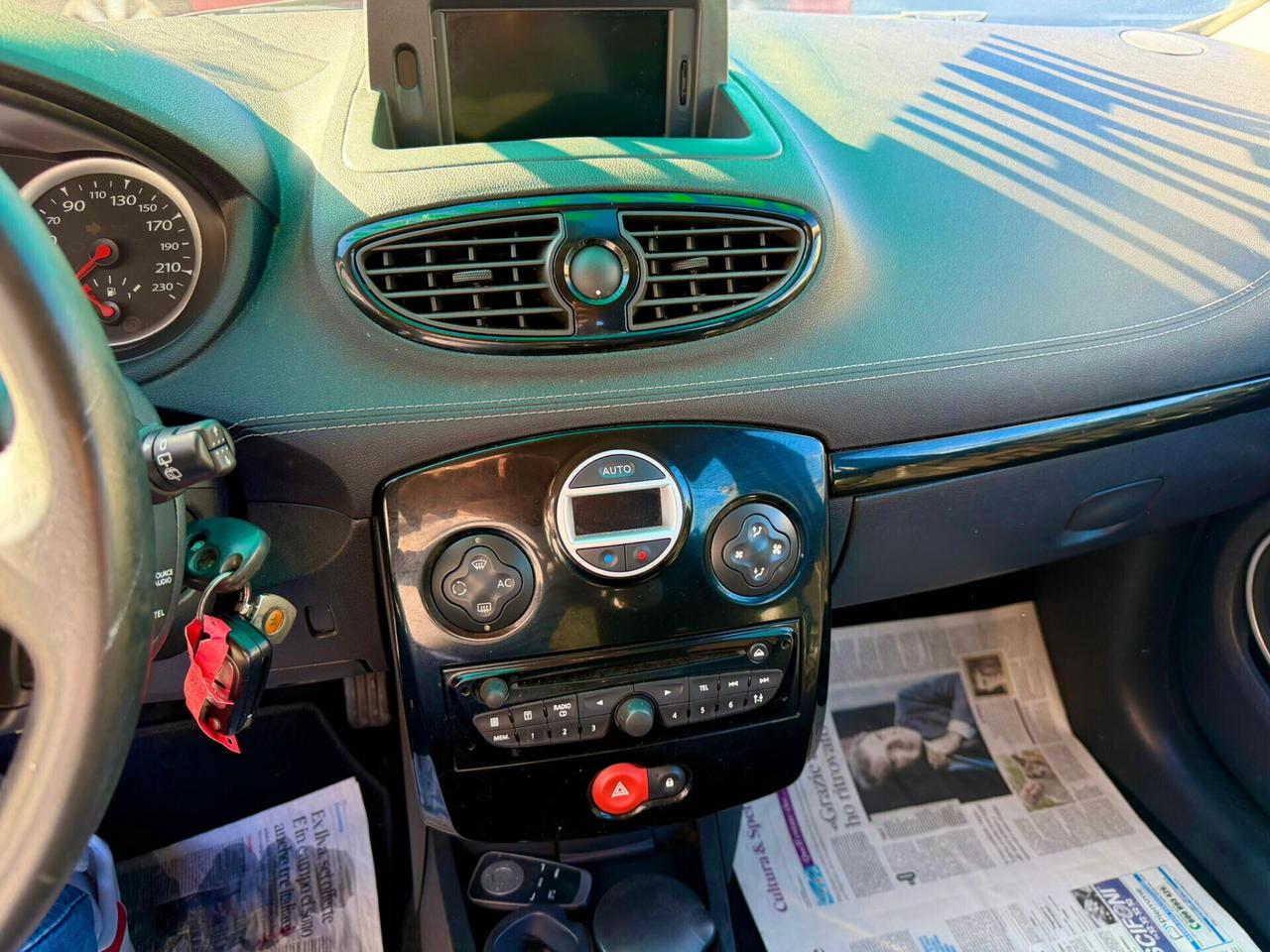 Renault Clio 1.2 16V 5 porte Live! - Anno 2011 - NEOPATENTATO