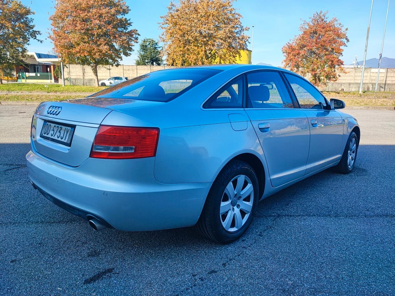 Audi A6 2.4 V6 quattro benzina GPL berlina
