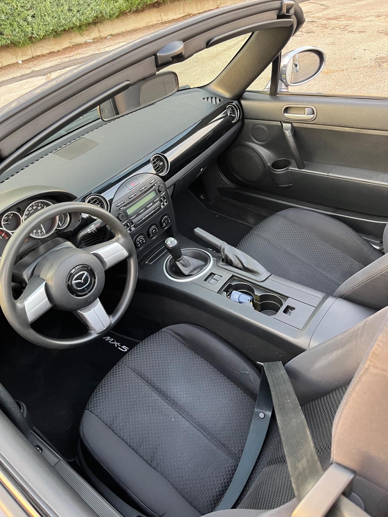 Mazda MX-5 Roadster 1.8L 16V Earth