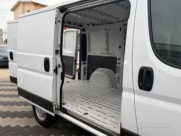 Peugeot Boxer 330 2.2 Diesel 140 cv L1H1