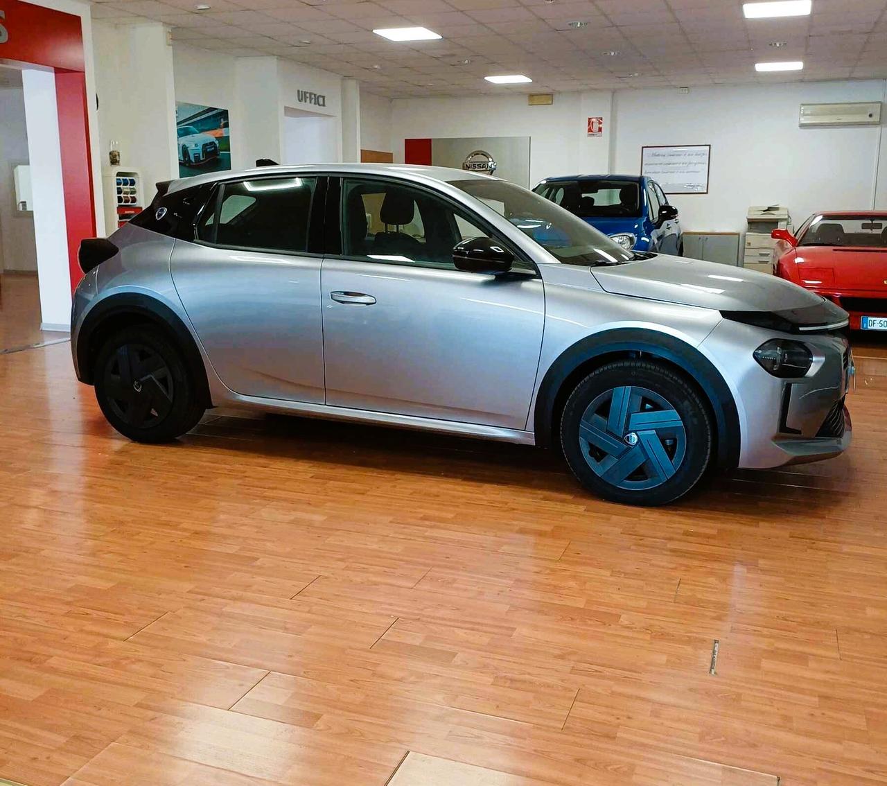 Lancia Ypsilon Hybrid e-DCT