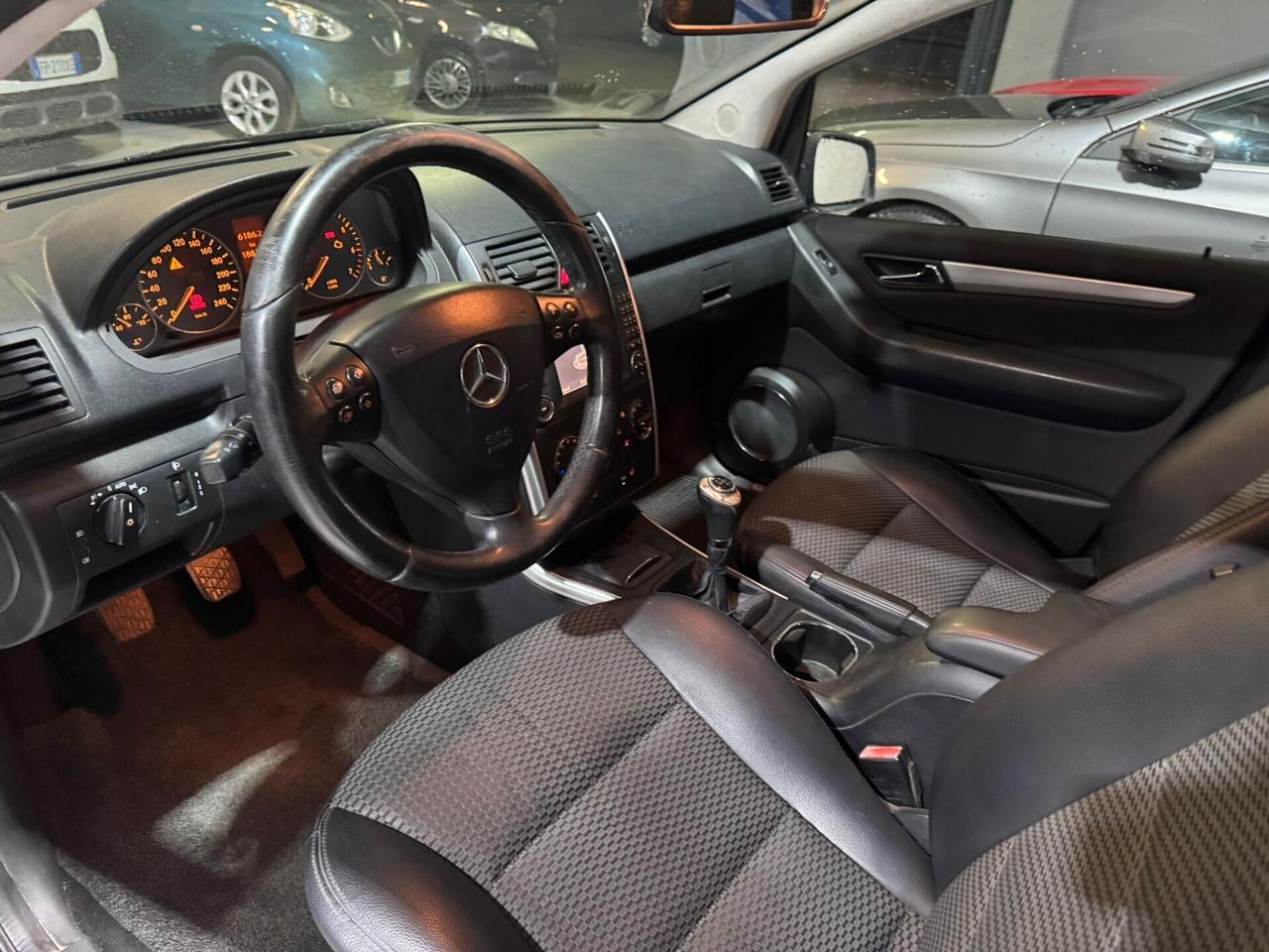 Mercedes-benz A 160 Classe Benzina + Pelle Navigatore