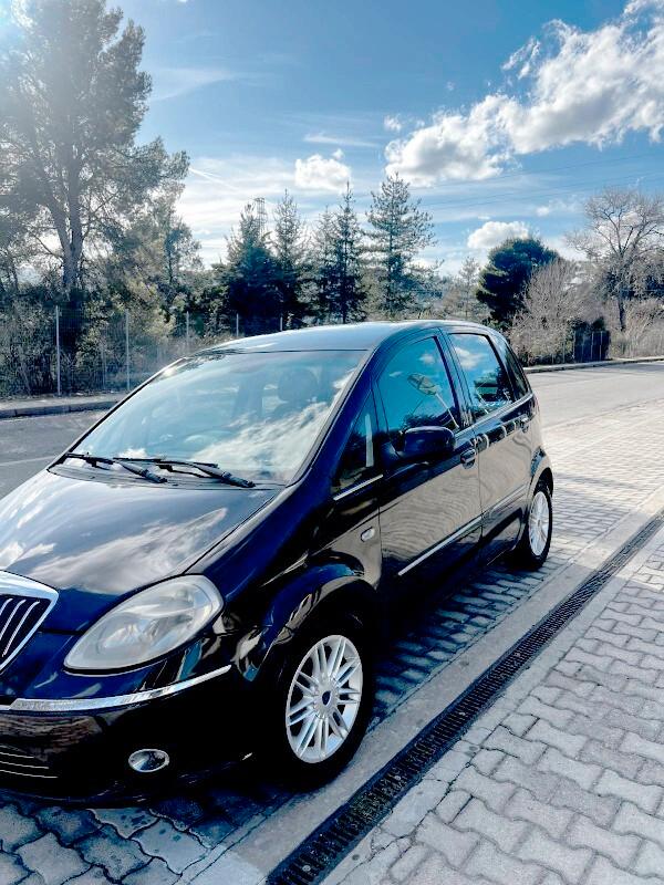 Lancia MUSA 1.6 Multijet Poltrona Frau